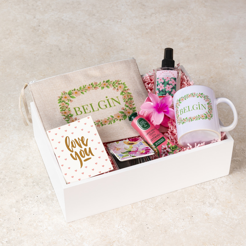 İsme Özel / Floral Touch Kişisel Hediye Kutusu