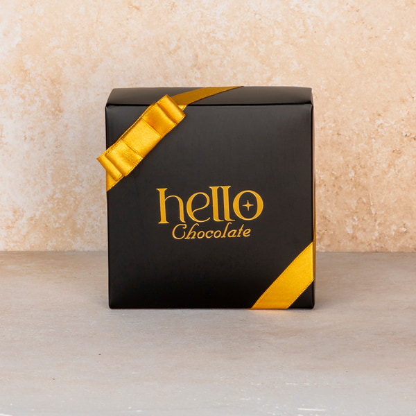 HelloChocolate 9’lu Trüf Seçkisi | Kurdeleli Siyah Kutu